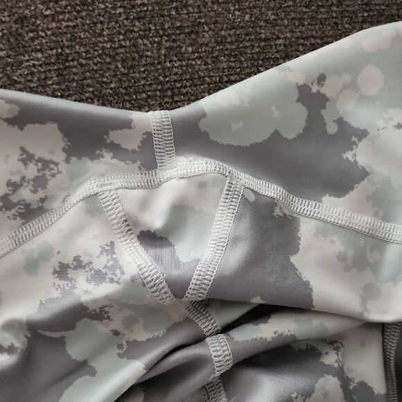 The North Face White and Gray Patterned Leggings Full Length Small - Picture 5 of 6